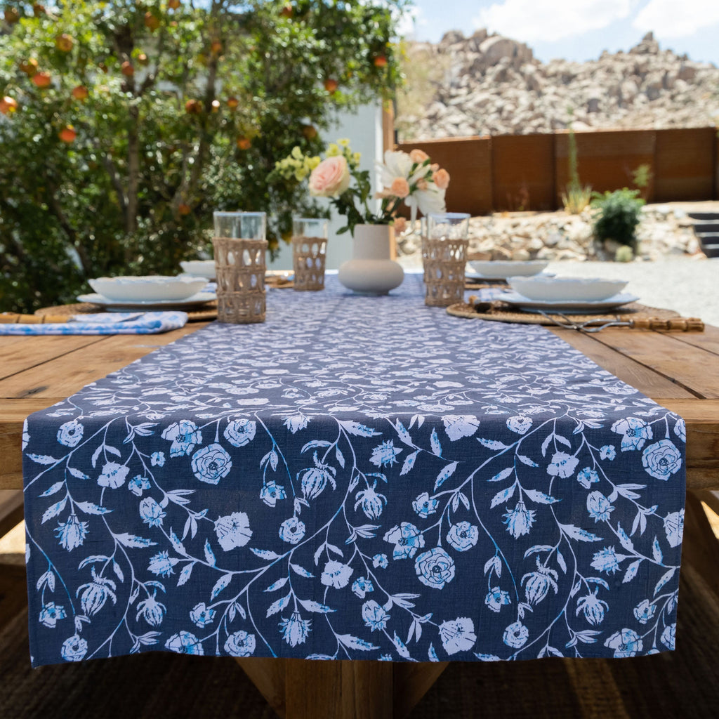 The Montecito Table Runner is perfect for any outdoor table setting. Perfectly paired with the perfect lunch arrangement.